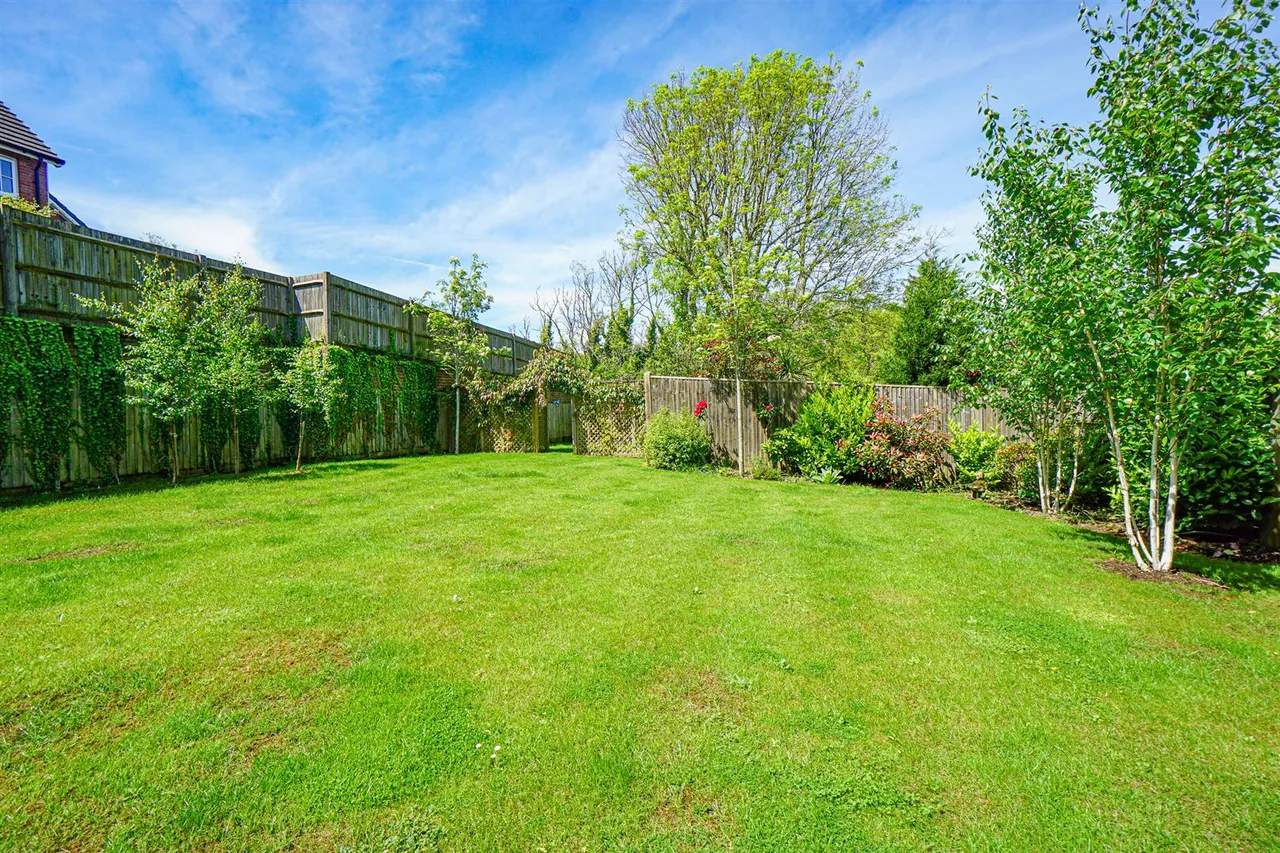 Woodlands Way, Hastings, photo 40
