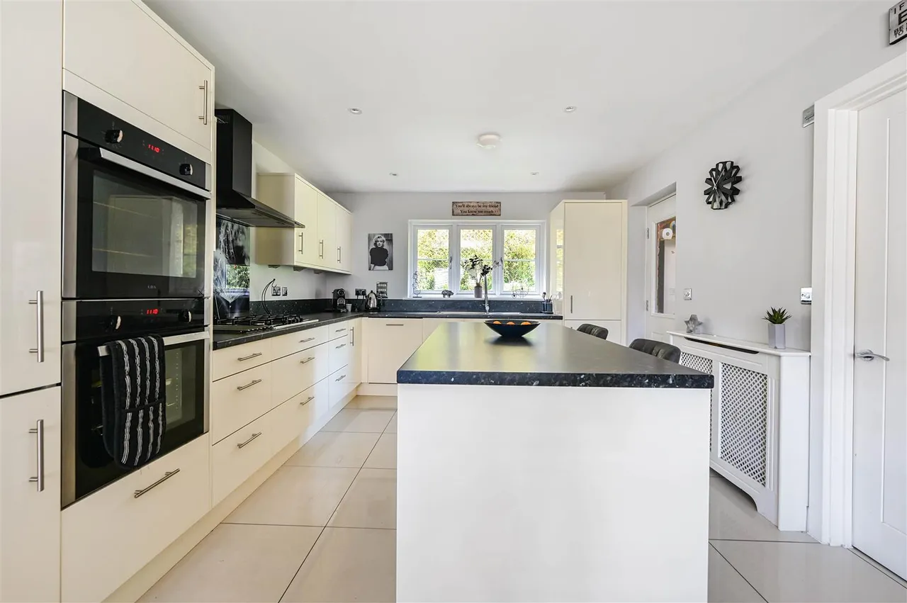 Woodlands Way, Hastings, photo 16