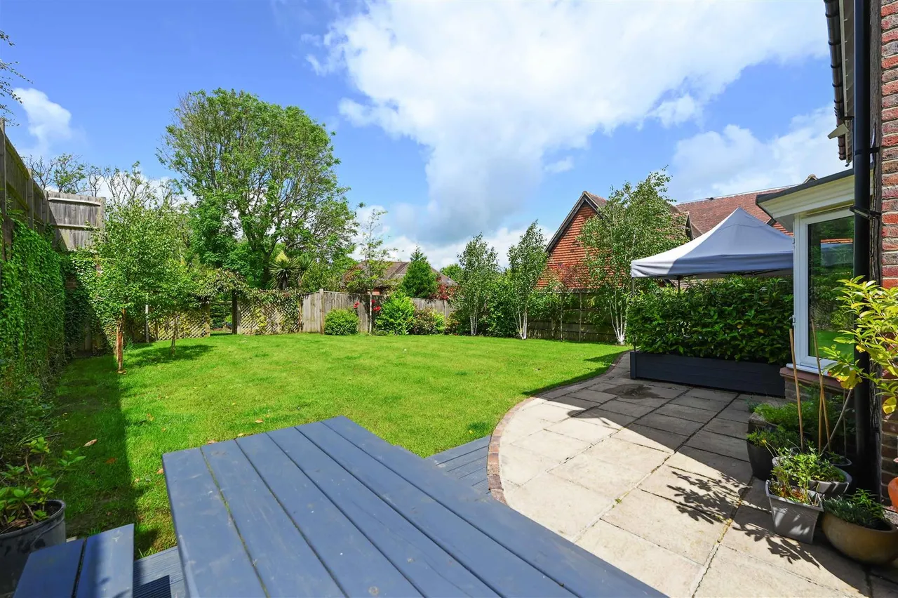 Woodlands Way, Hastings, photo 18