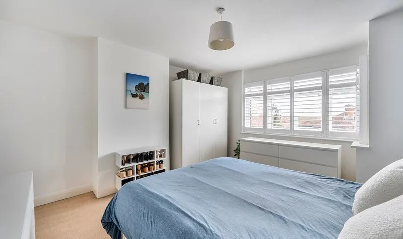 The Crescent, Epsom, KT18, photo 11