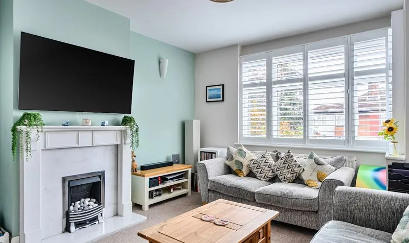 The Crescent, Epsom, KT18, photo 9