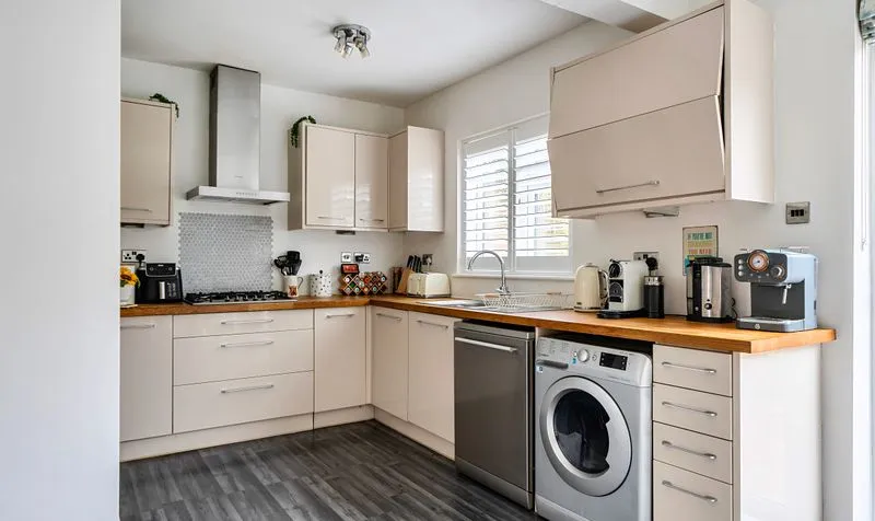 The Crescent, Epsom, KT18, photo 5