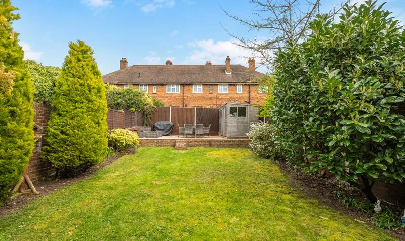 The Crescent, Epsom, KT18, photo 2