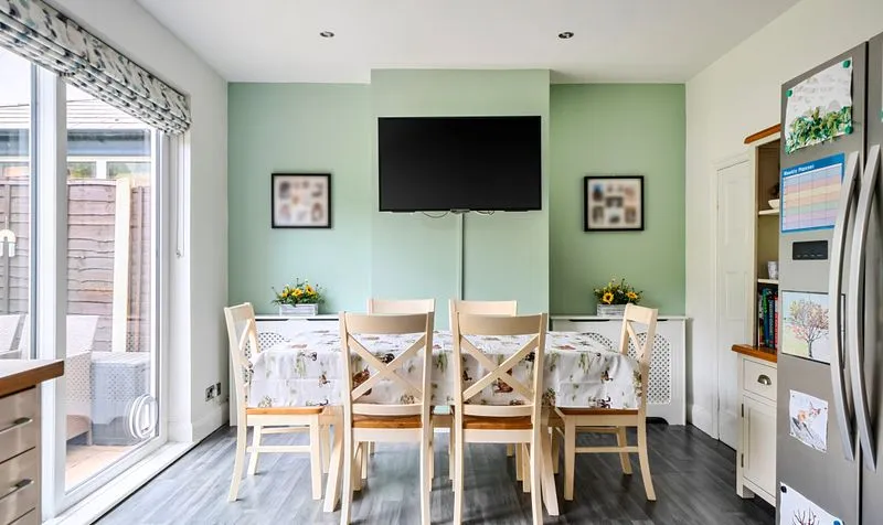 The Crescent, Epsom, KT18, photo 6