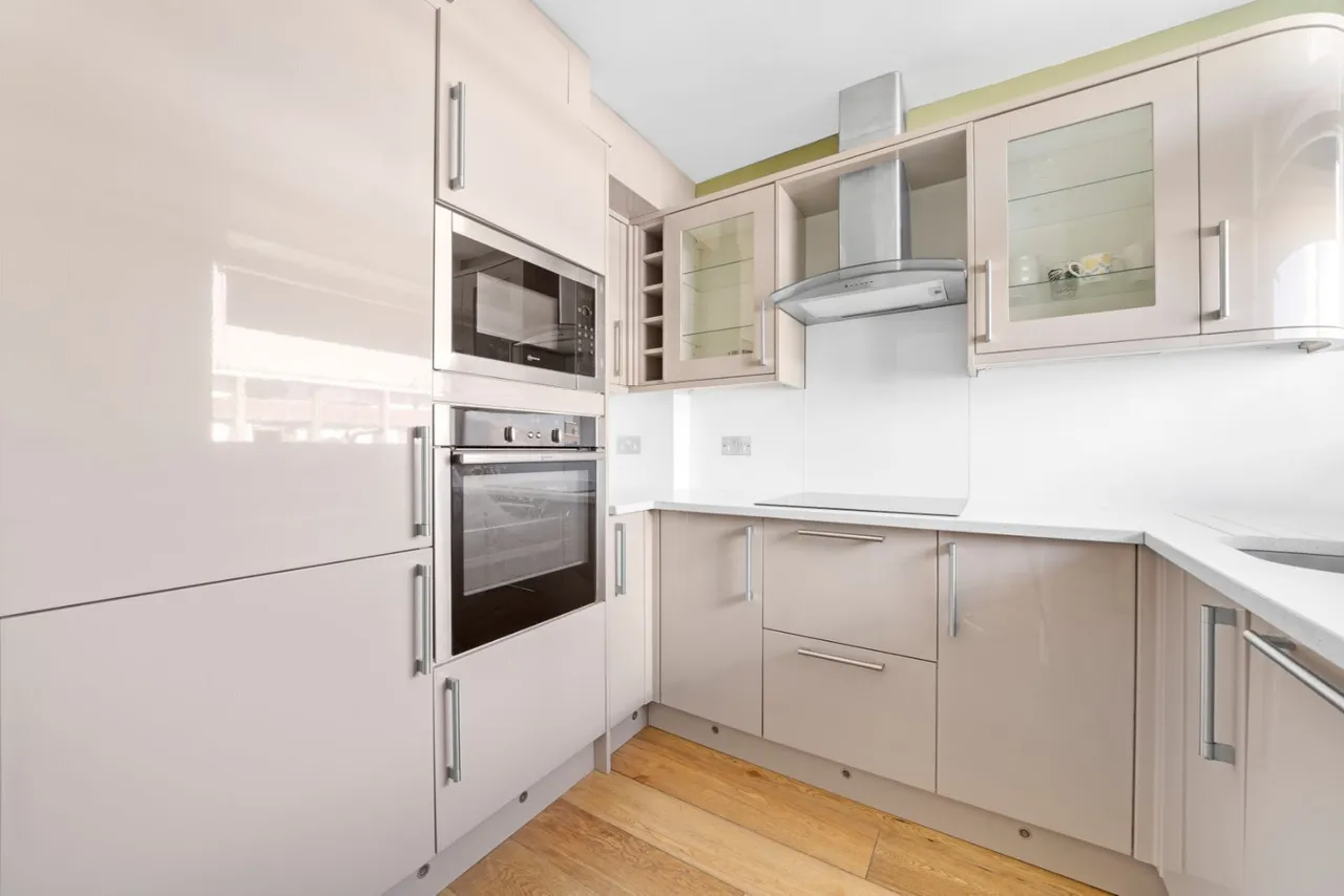 Bayer House, Golden Lane Estate, EC1Y, photo 6