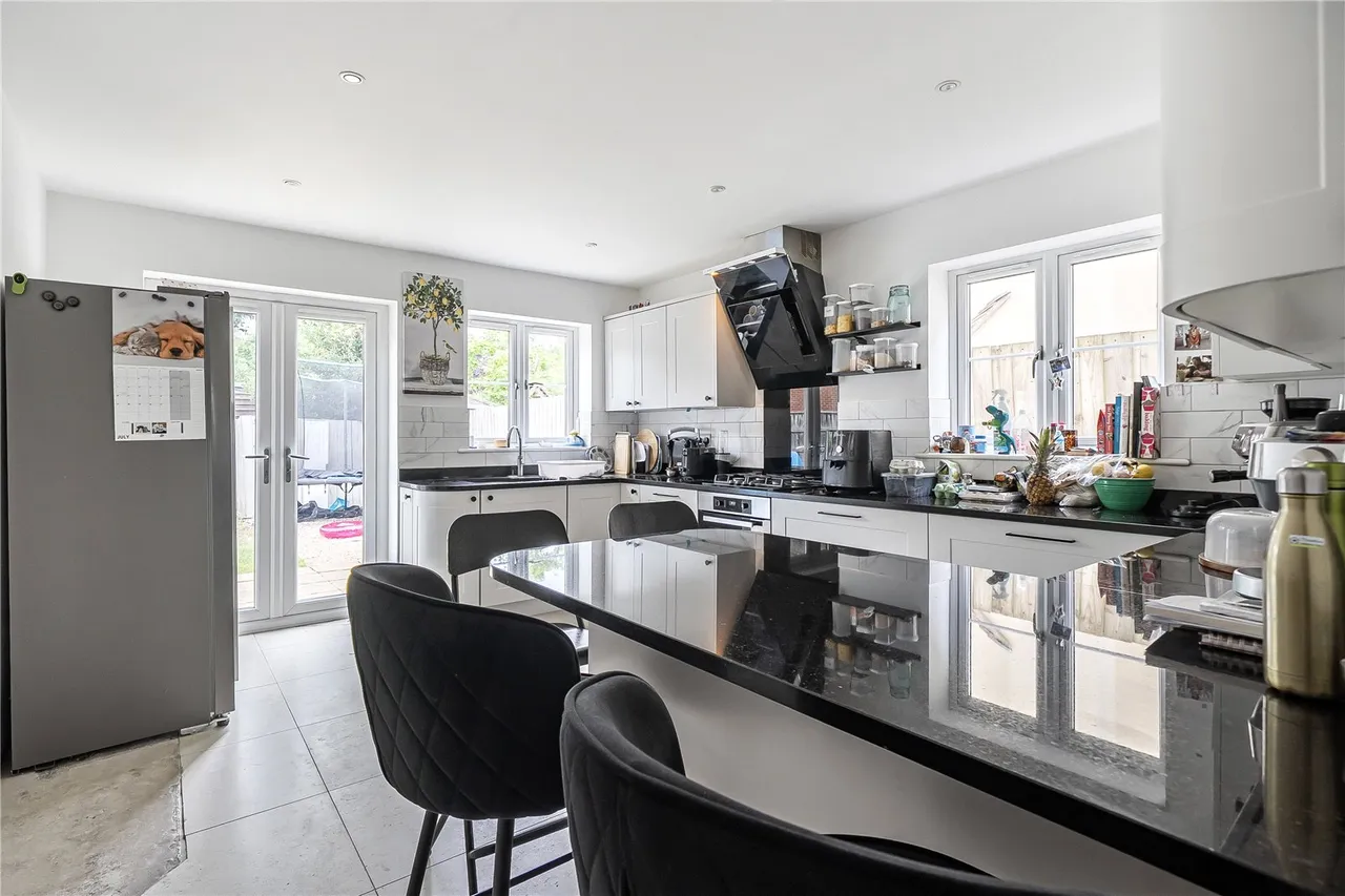 Alexander Close, Finchampstead, Wokingham, Berkshire, RG40 3GB, photo 5