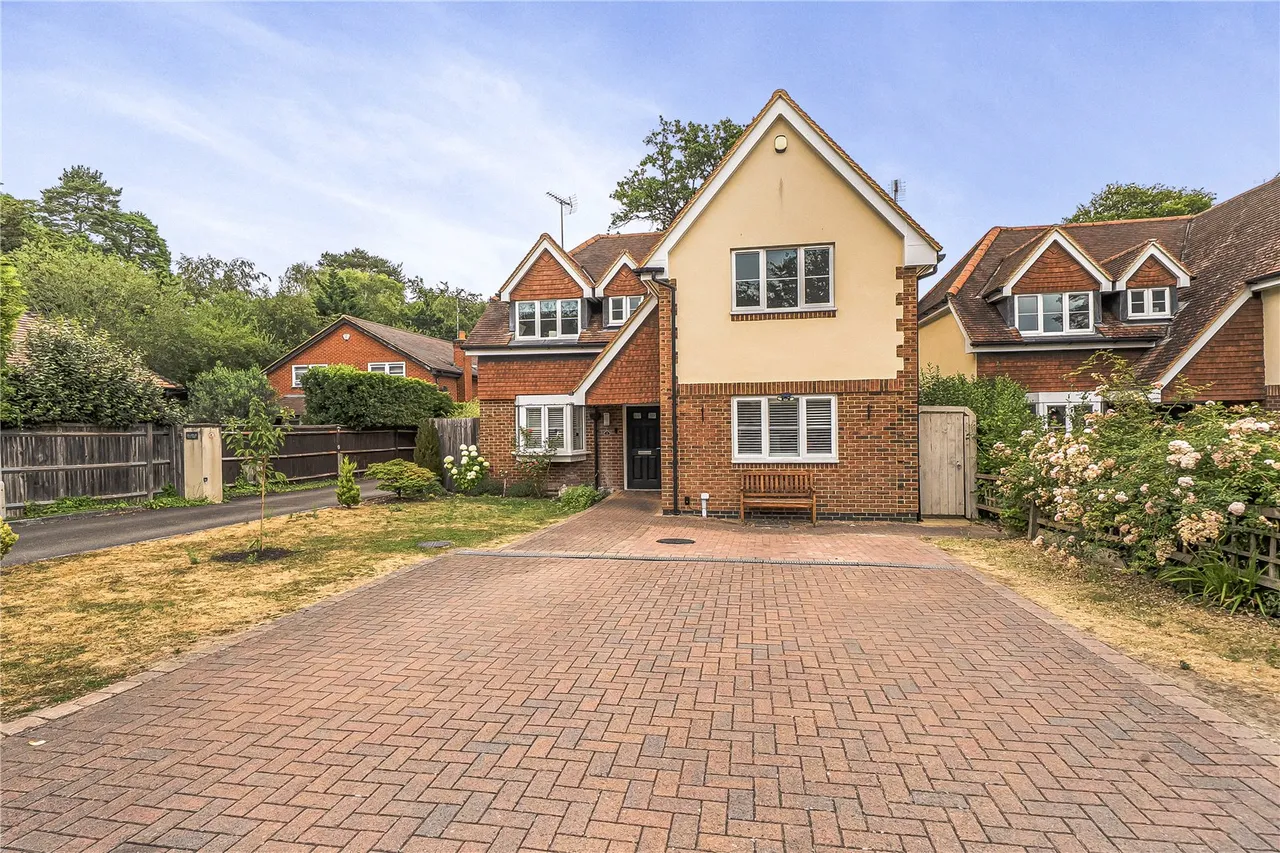 4 bed house to rent — Alexander Close, Finchampstead, Wokingham, Berkshire, RG40 3GB
