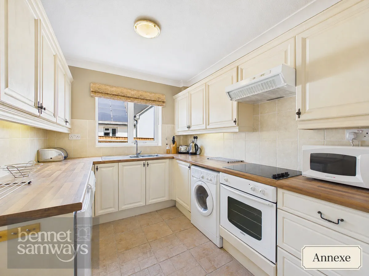 Main Street, Kniveton, DE6, photo 16