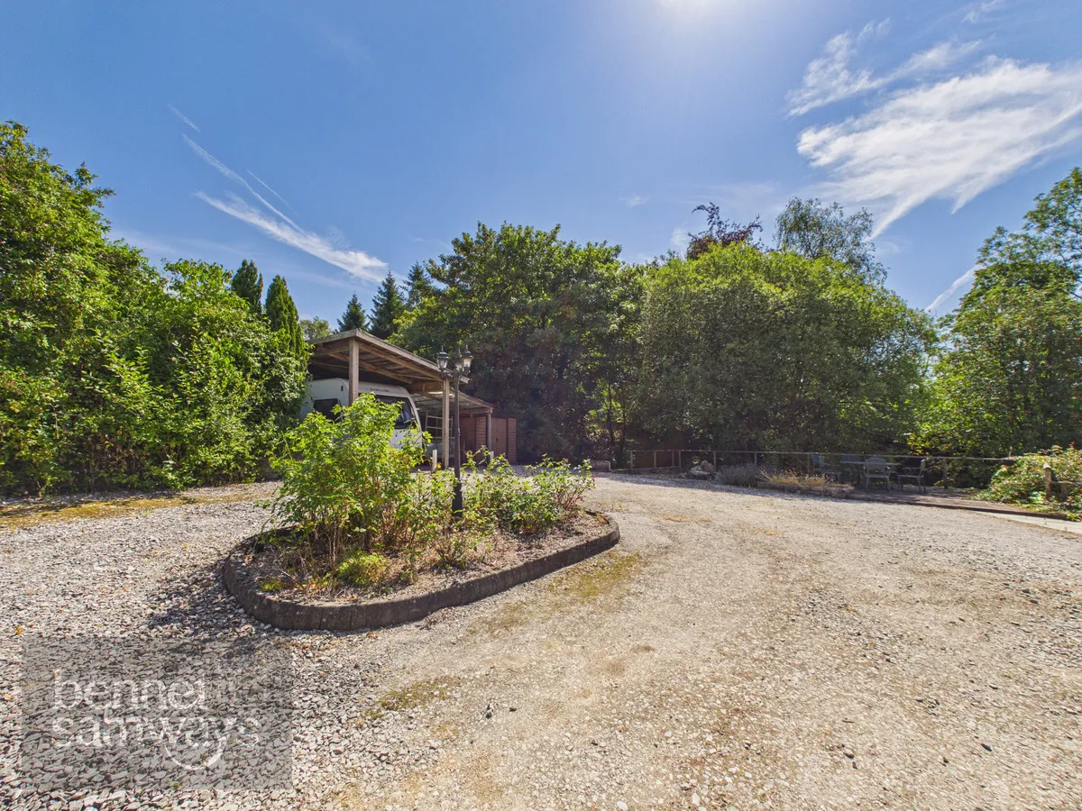 Main Street, Kniveton, DE6, photo 30