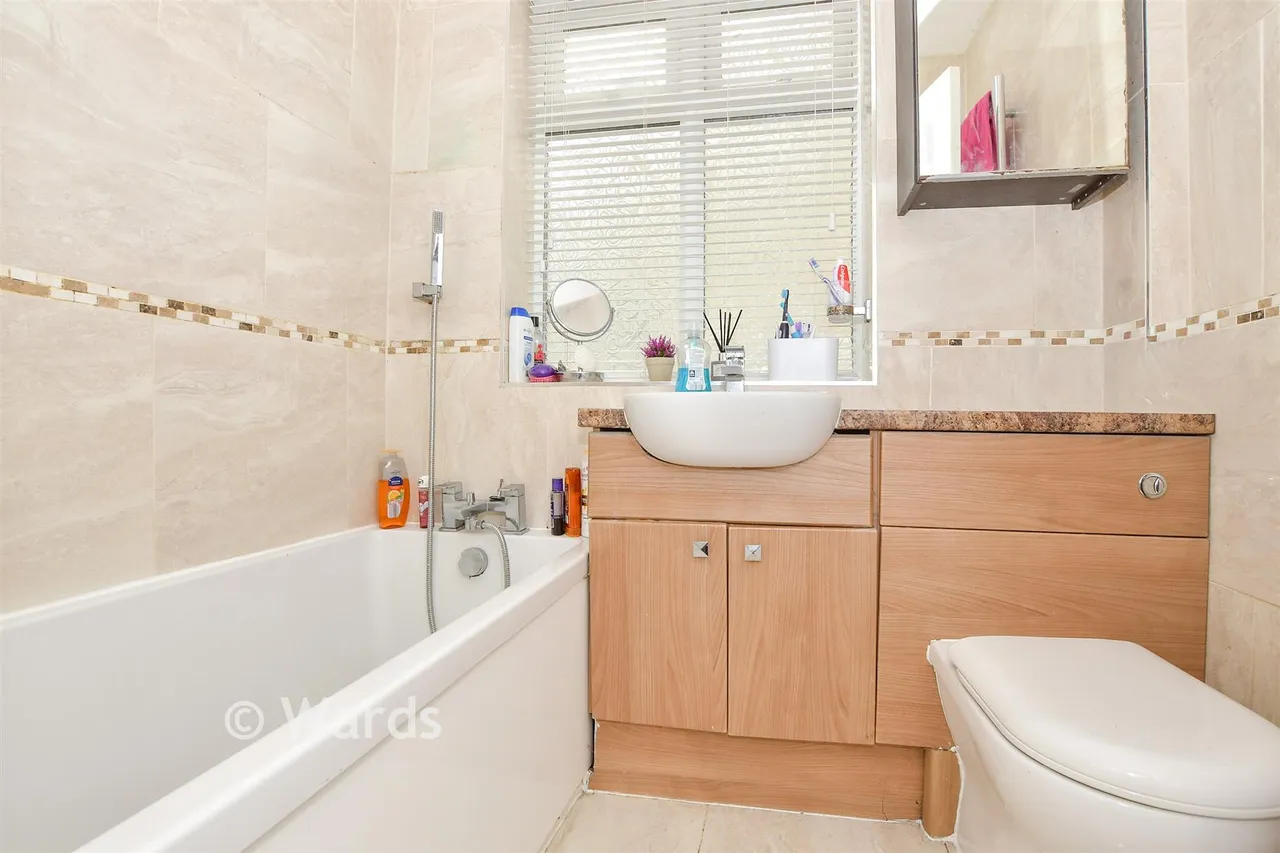 Carpenters Lane, Hadlow, TN11, photo 11