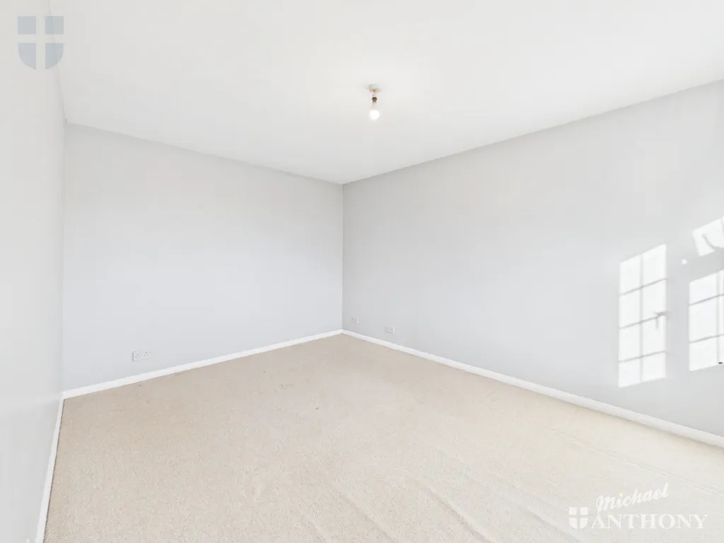 Station Road, Stoke Mandeville, HP22, photo 5