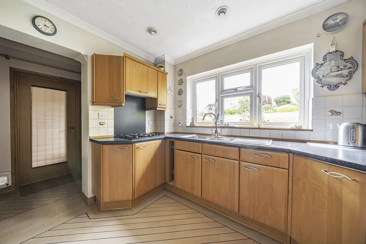 Foxup Alton Road, South Warnborough, Hook, RG29 1RP, photo 5