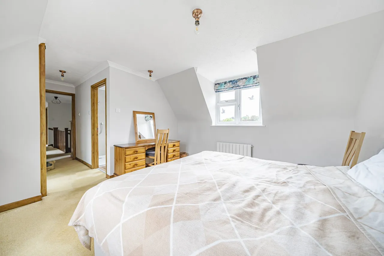 Foxup Alton Road, South Warnborough, Hook, RG29 1RP, photo 8
