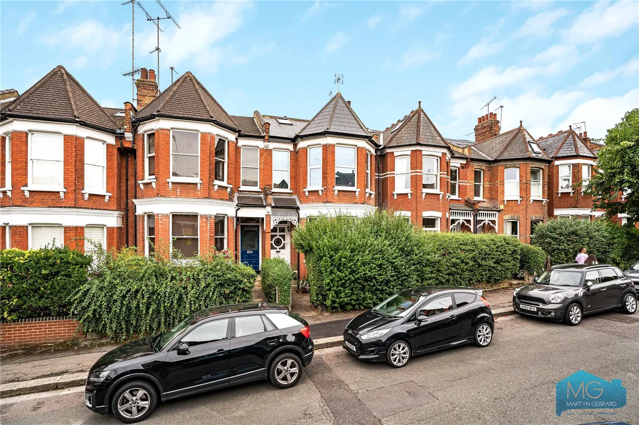 2 bed flat for sale, Greenham Road, London, N10