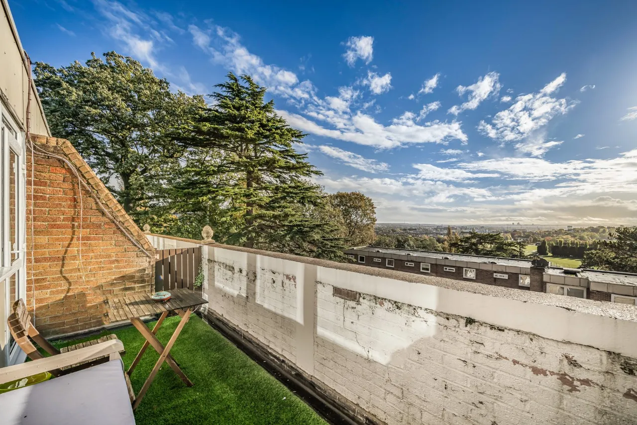 Lydney Close, Southfields, SW19, photo 3