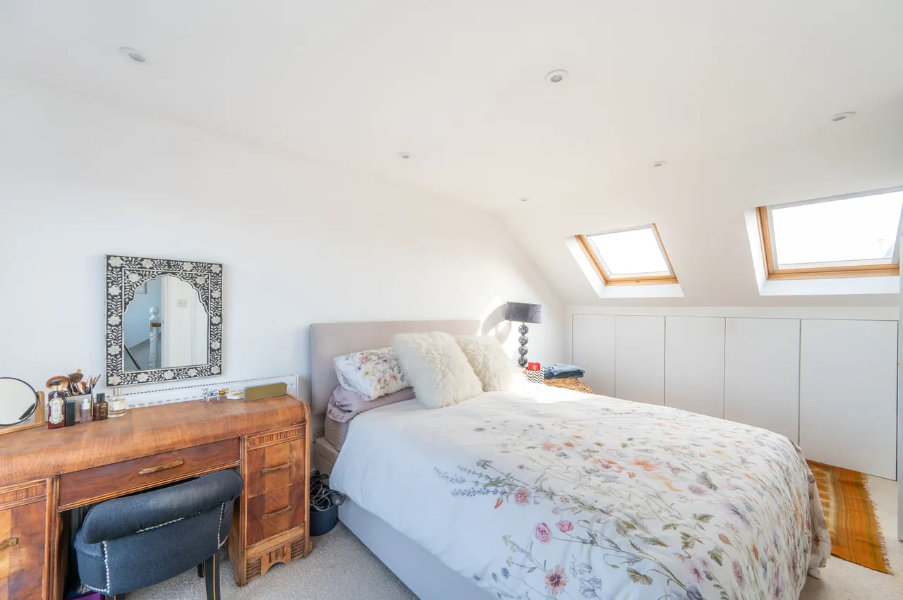33 Greyhound Road, London, photo 9
