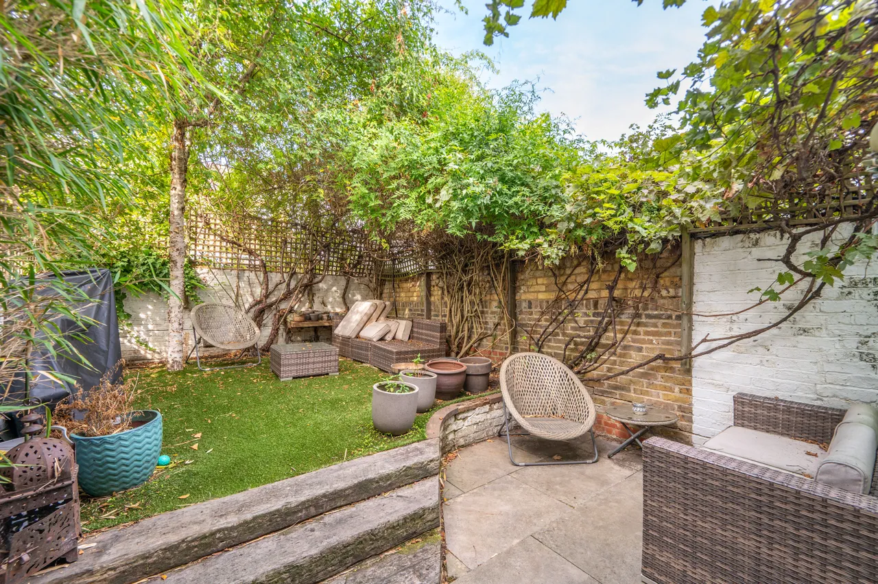 33 Greyhound Road, London, photo 8