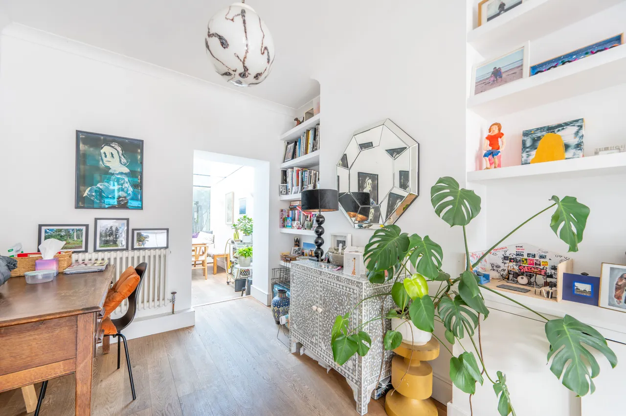 33 Greyhound Road, London, photo 4