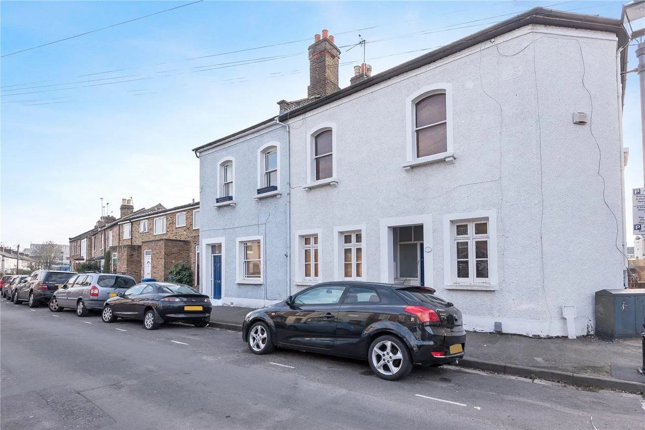 3 bed flat for sale, Oxford Road, Windsor