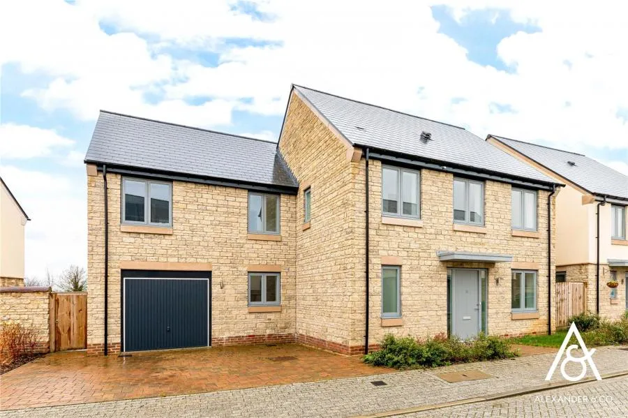 5 bed house to rent, Haricot Vale Road, Bicester, OX27