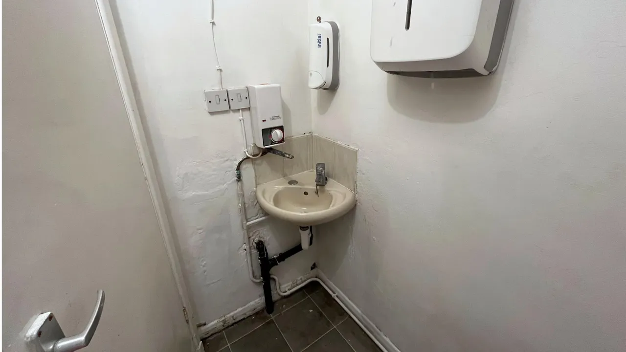 Blaby Road, Wigston, LE18, photo 5