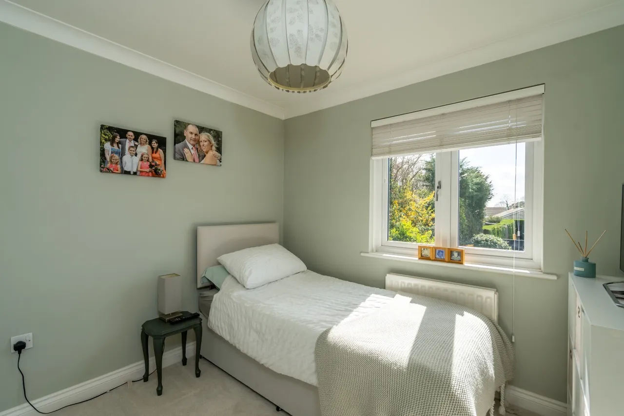 Outerwyke Road, Bognor Regis, PO22, photo 17