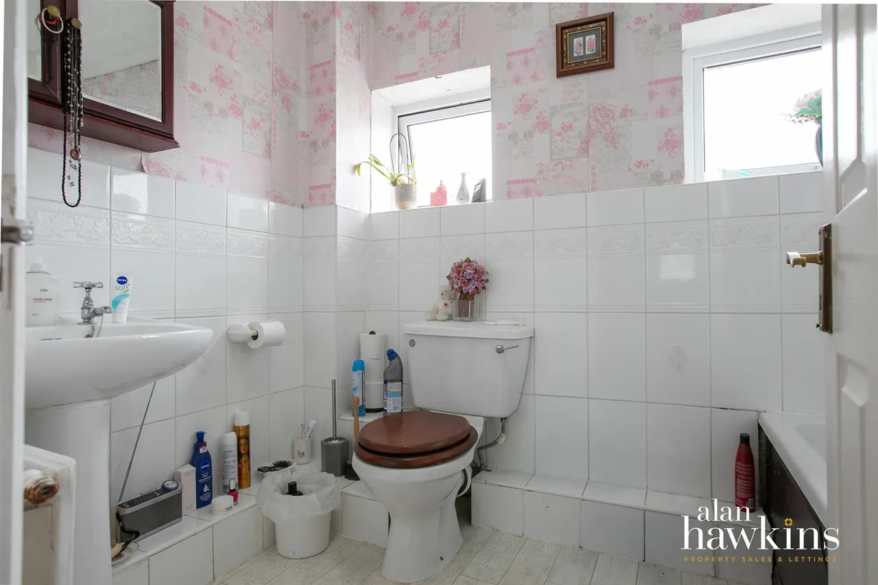Branscombe Drive, Royal Wootton Bassett, SN4, photo 10