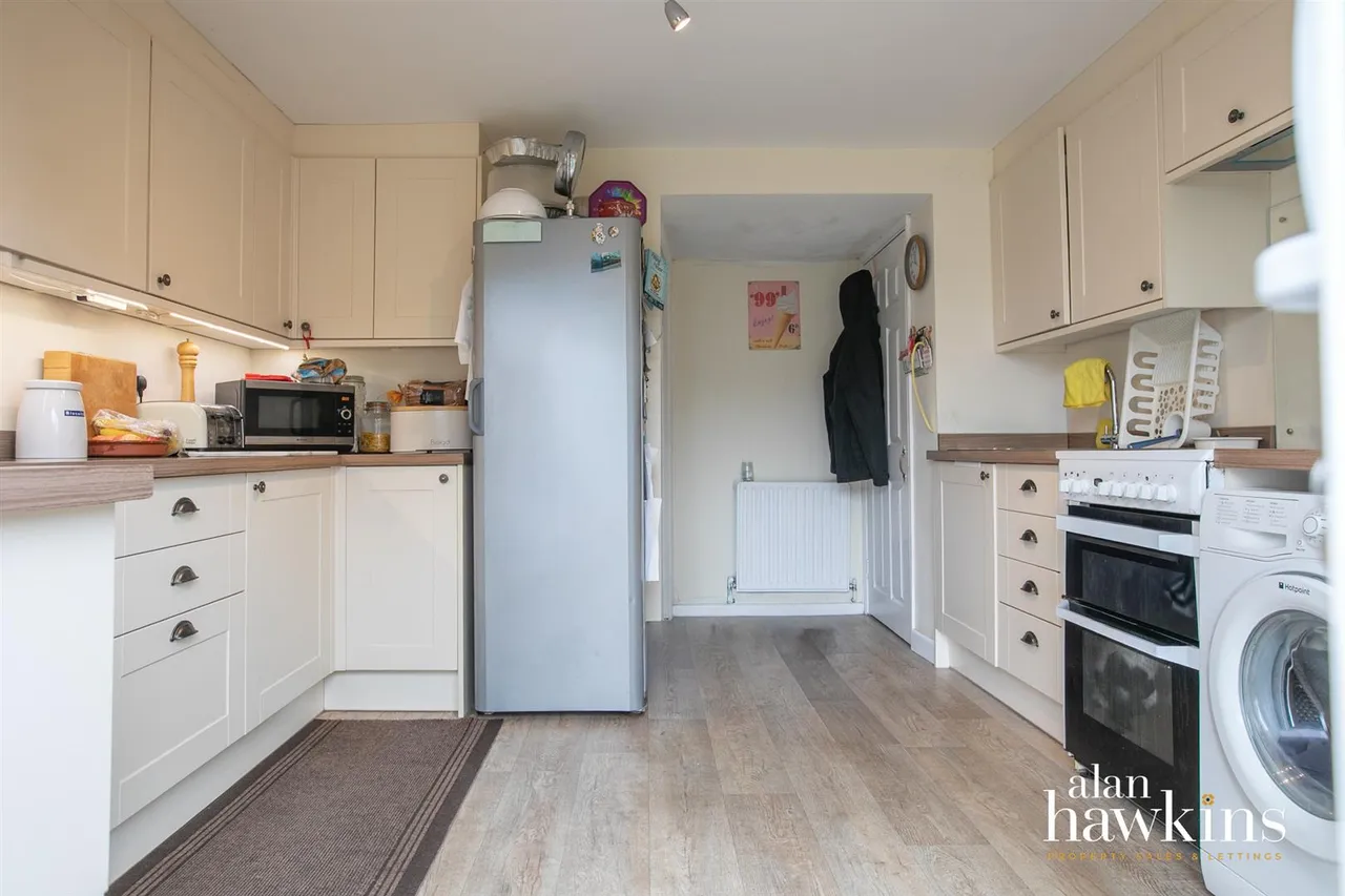 Branscombe Drive, Royal Wootton Bassett, SN4, photo 5