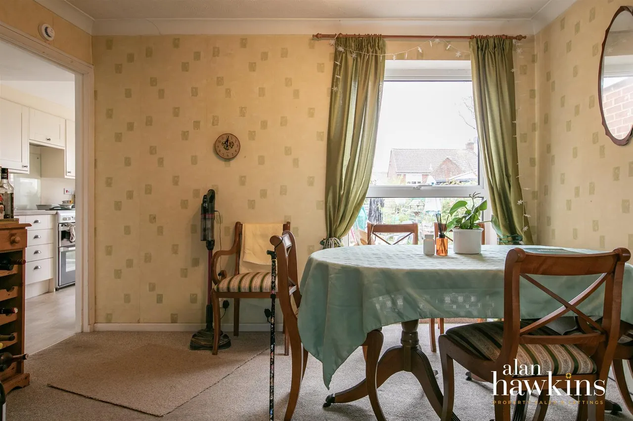 Branscombe Drive, Royal Wootton Bassett, SN4, photo 6