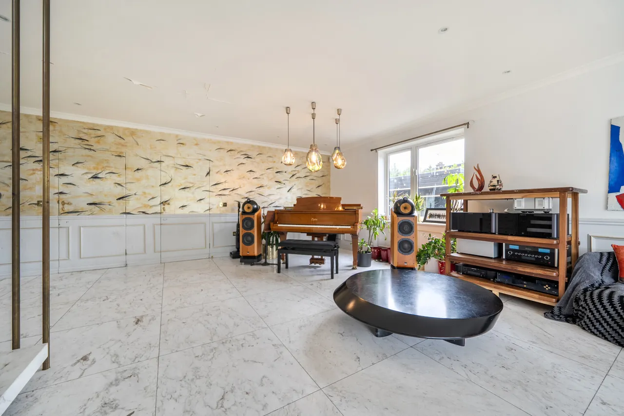 Well Grove, Whetstone, N20, photo 15