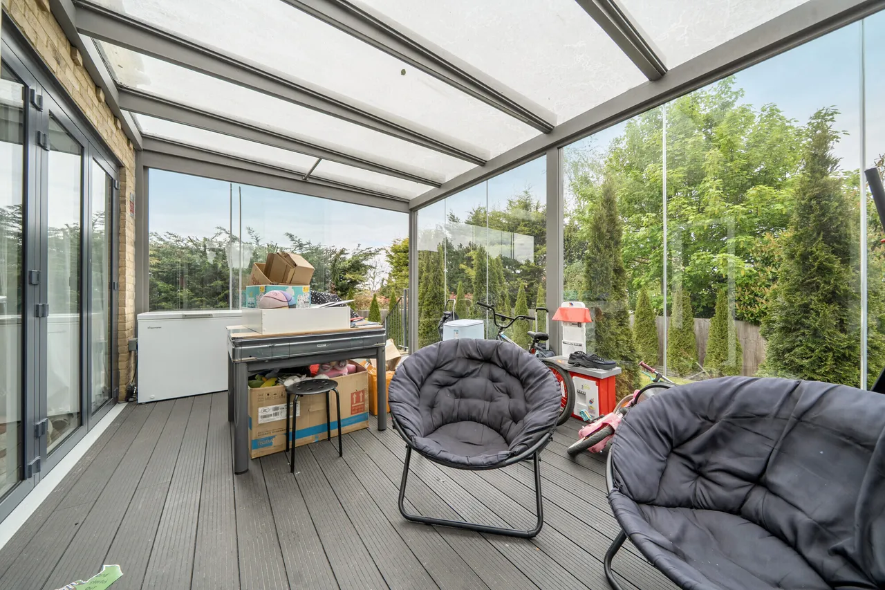 Well Grove, Whetstone, N20, photo 12