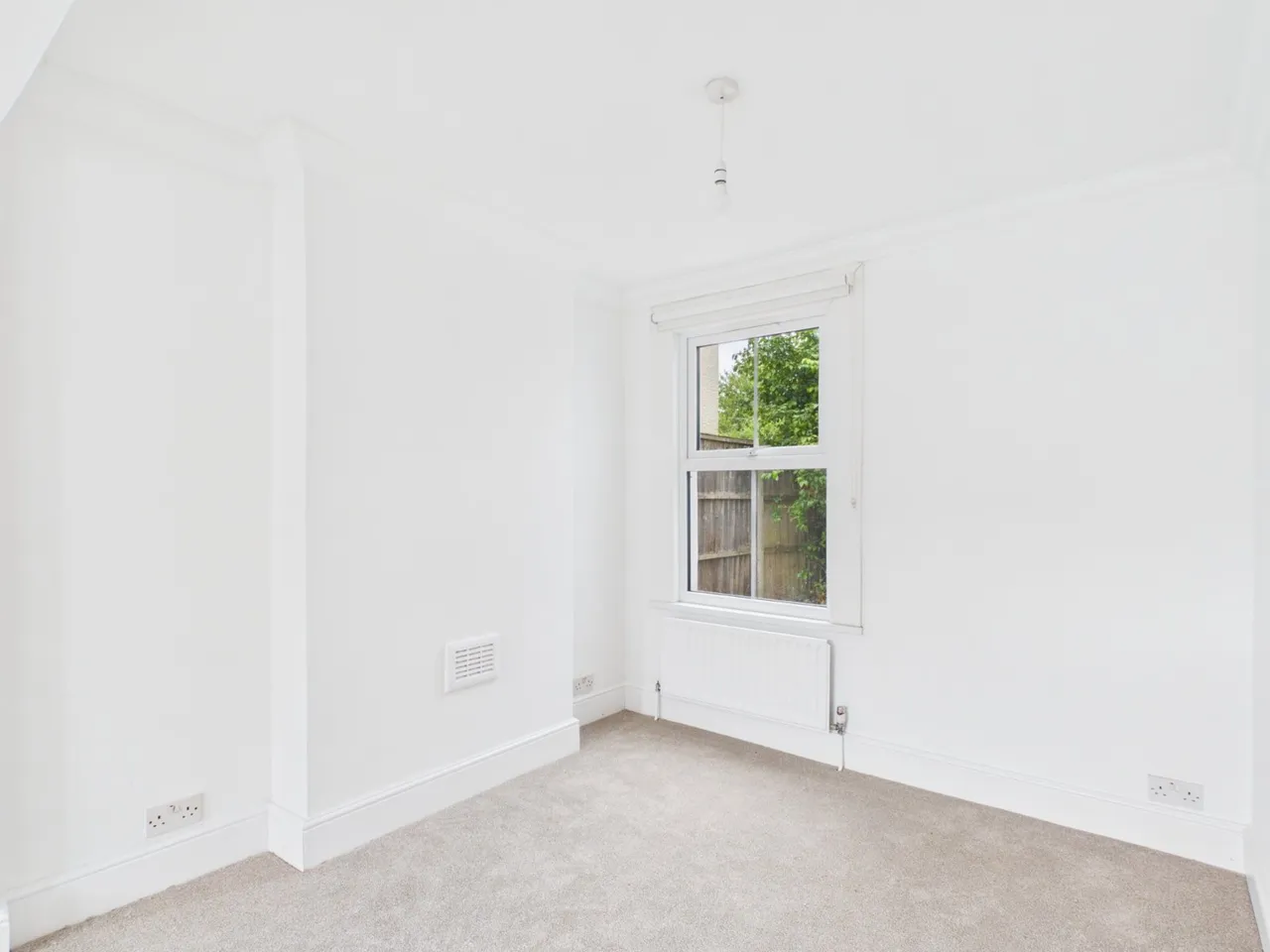 Chapel Park Road, Addlestone, KT15, photo 12