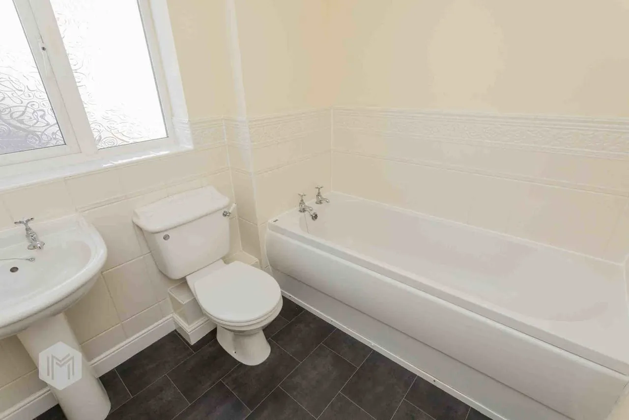 Lee Bank, Westhoughton, Bolton, BL5 3HQ, photo 21