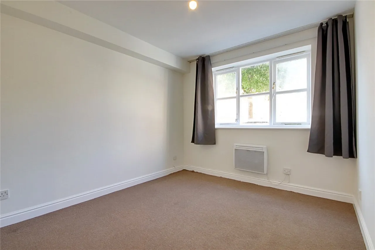 Sten Close, Enfield, EN3, photo 8