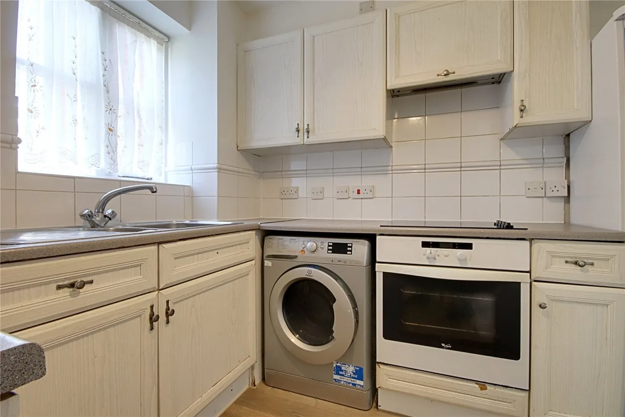 Sten Close, Enfield, EN3, photo 4