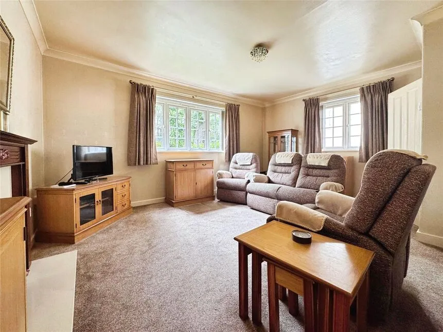 Well Hall Road, London, SE9, photo 2