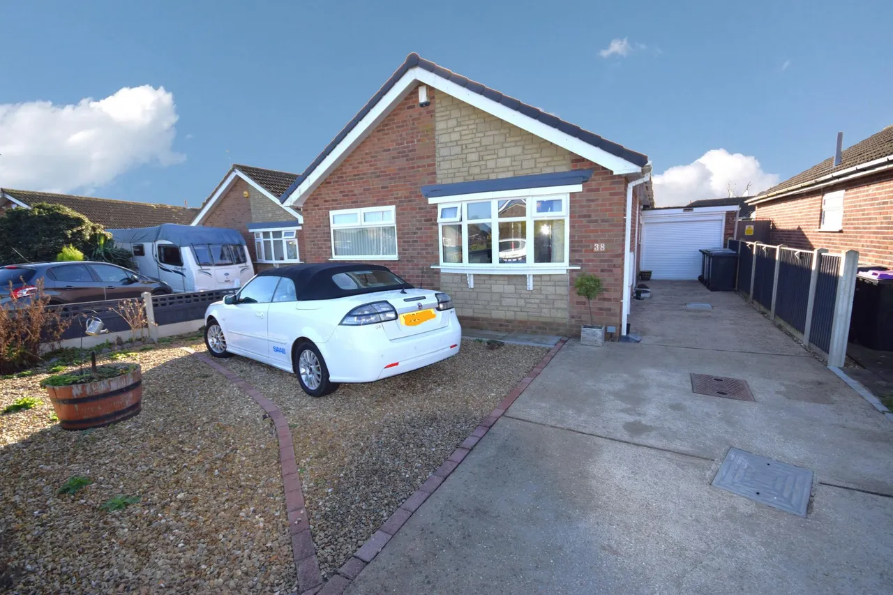 2 bed house for sale, Holden Drive, Burgh Le Marsh, PE24