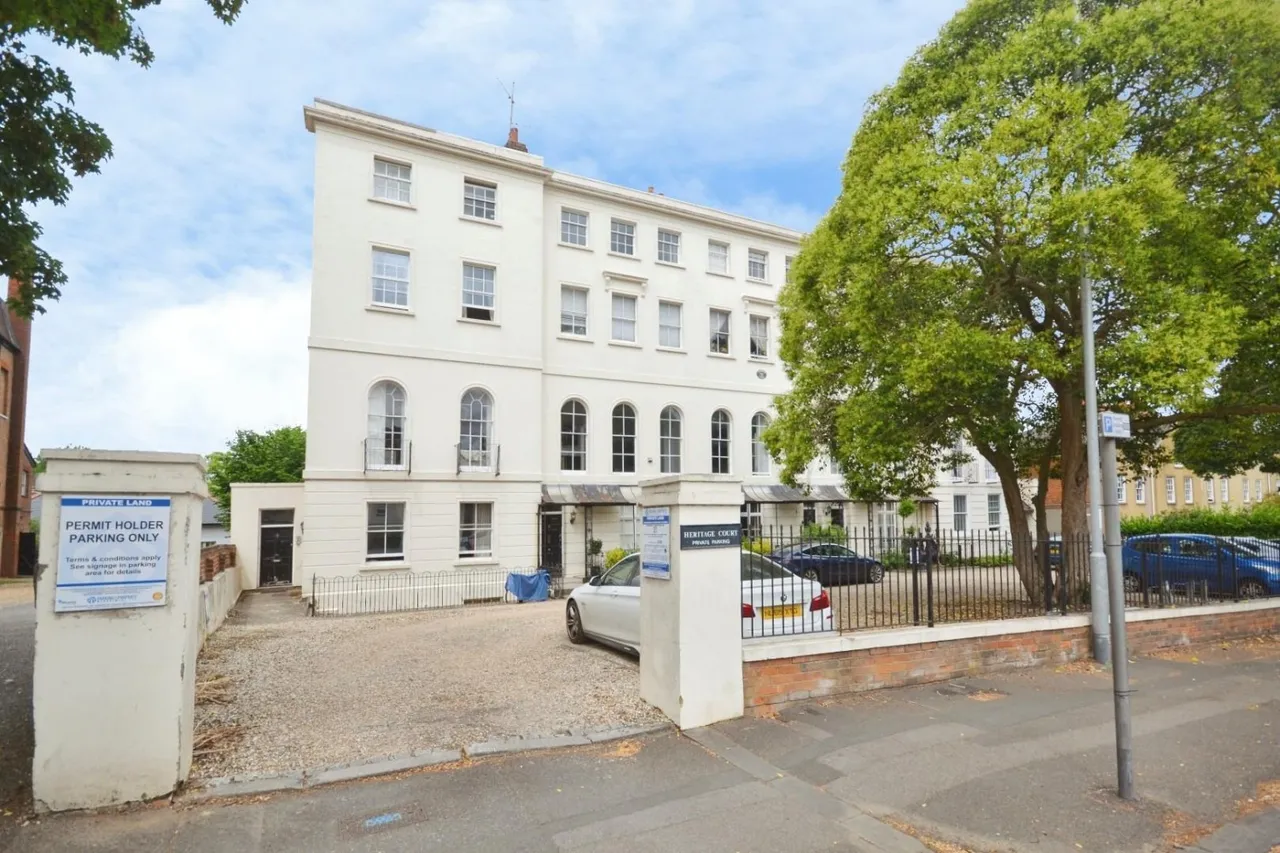 1 bed flat for sale — Heritage Court, Castle Hill, Reading