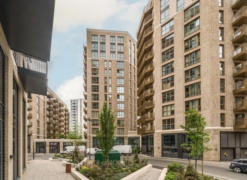 2 bed flat for sale — Capital Interchange Way, Brentford, TW8