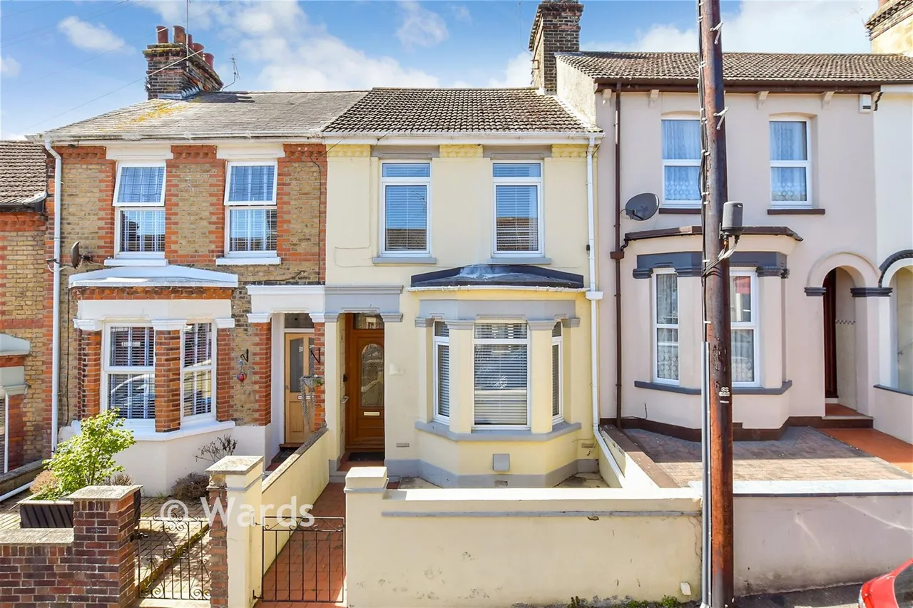 2 bed house for sale, Kitchener Road, Dover, CT17