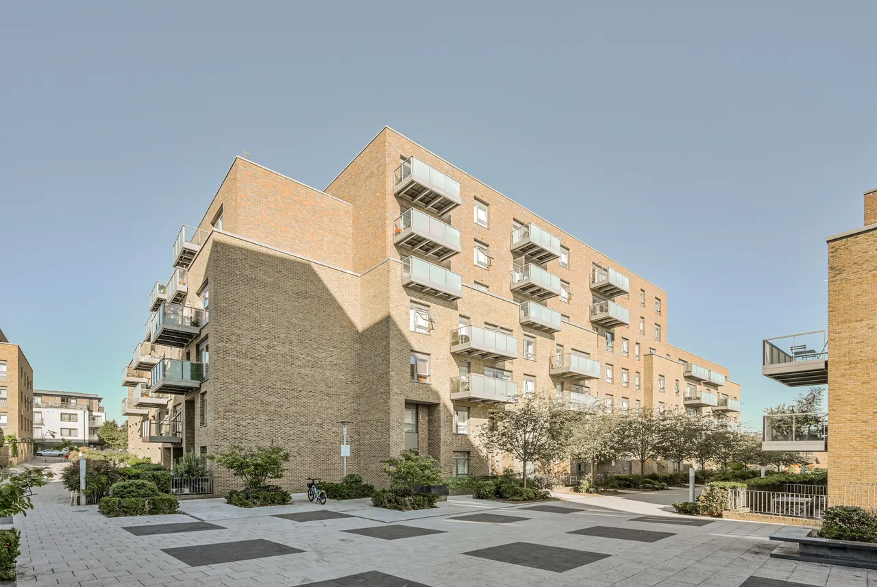 1 bed flat for sale — Flat 43, Candish Court, Miles Road, London