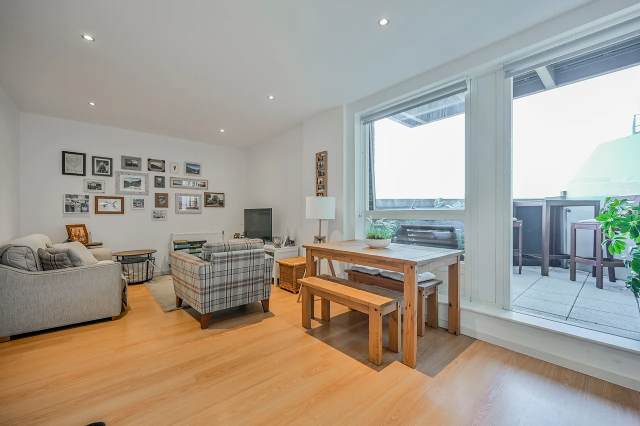 Flat 43, Candish Court, Miles Road, London, photo 2