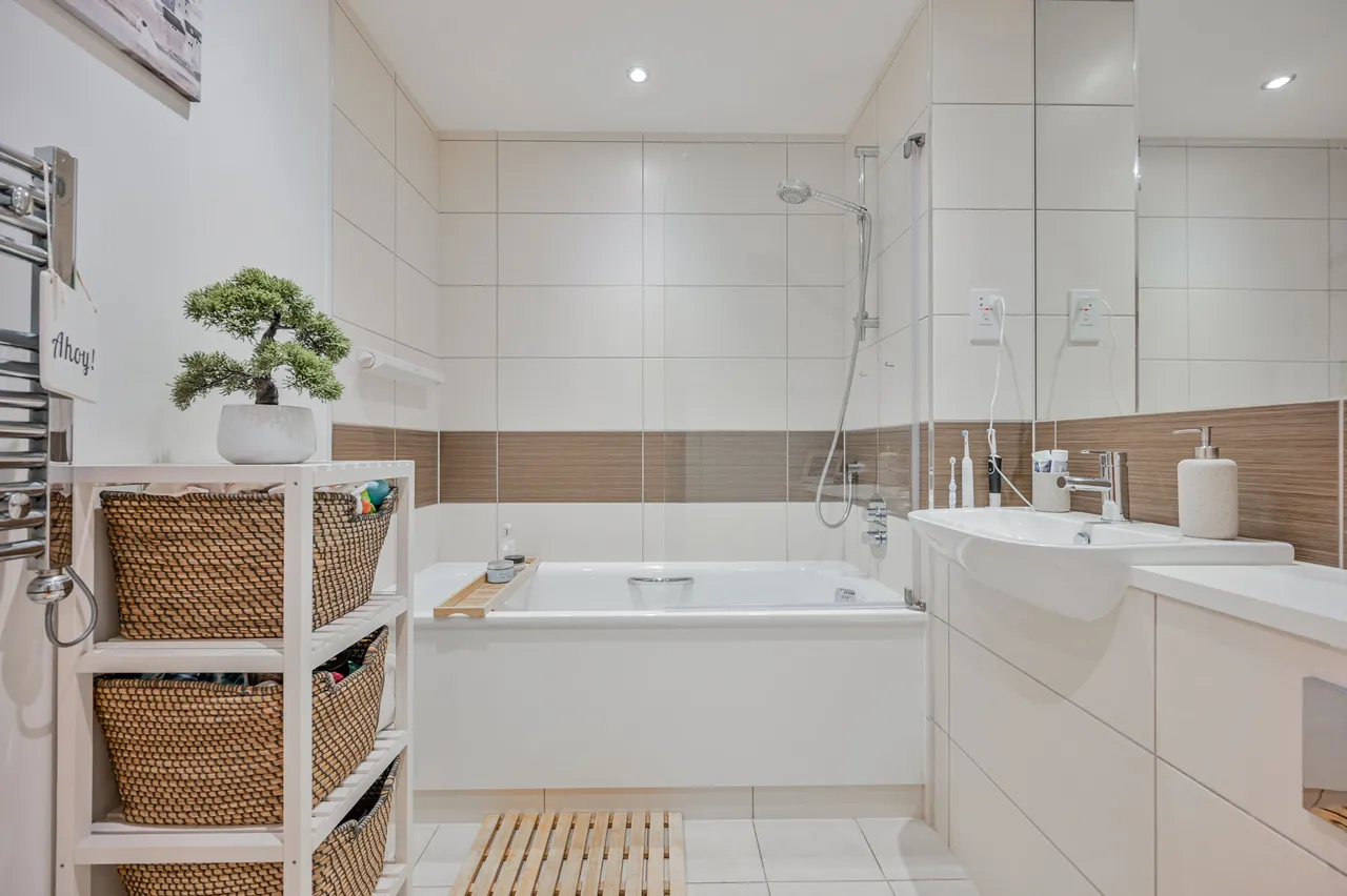 Flat 43, Candish Court, Miles Road, London, photo 10
