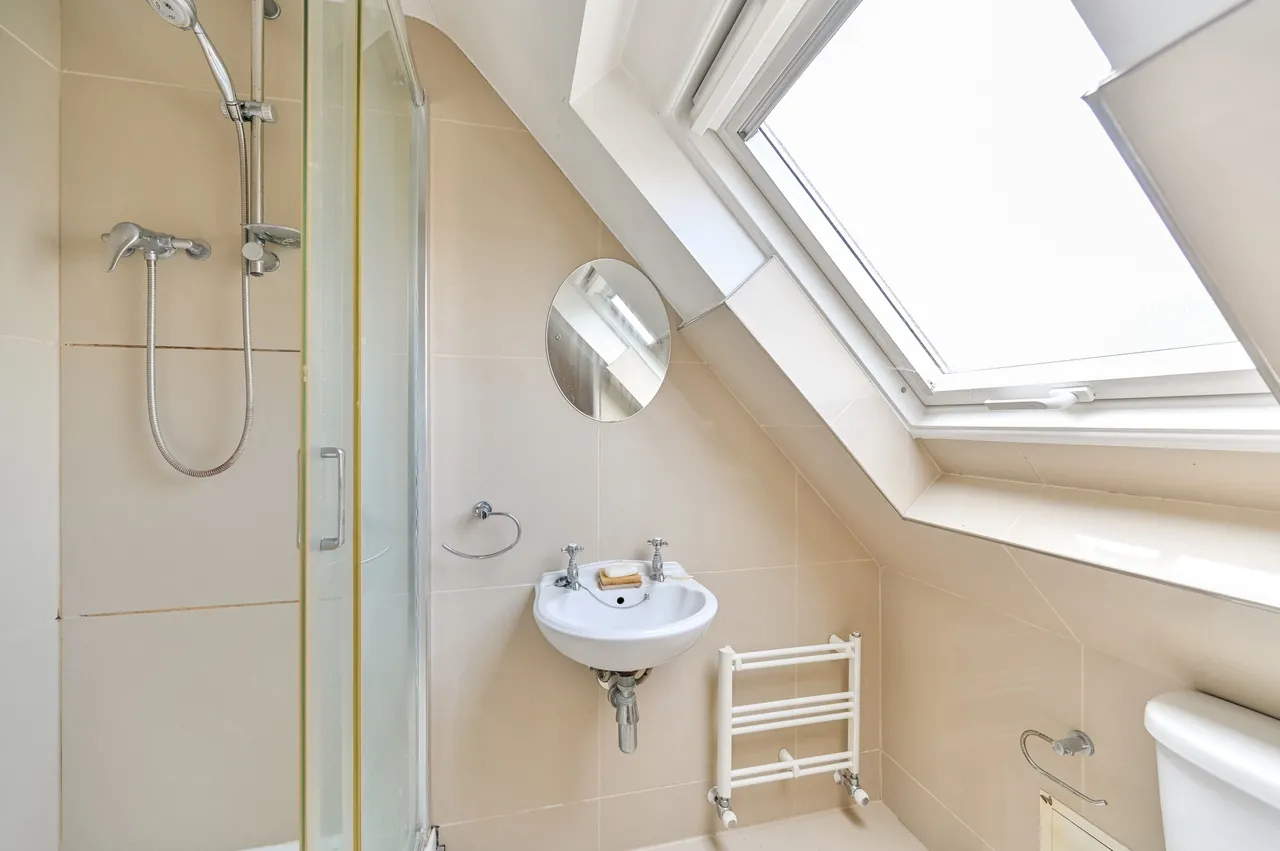 Top Floor Rear, 108 Noel Road, London, photo 5