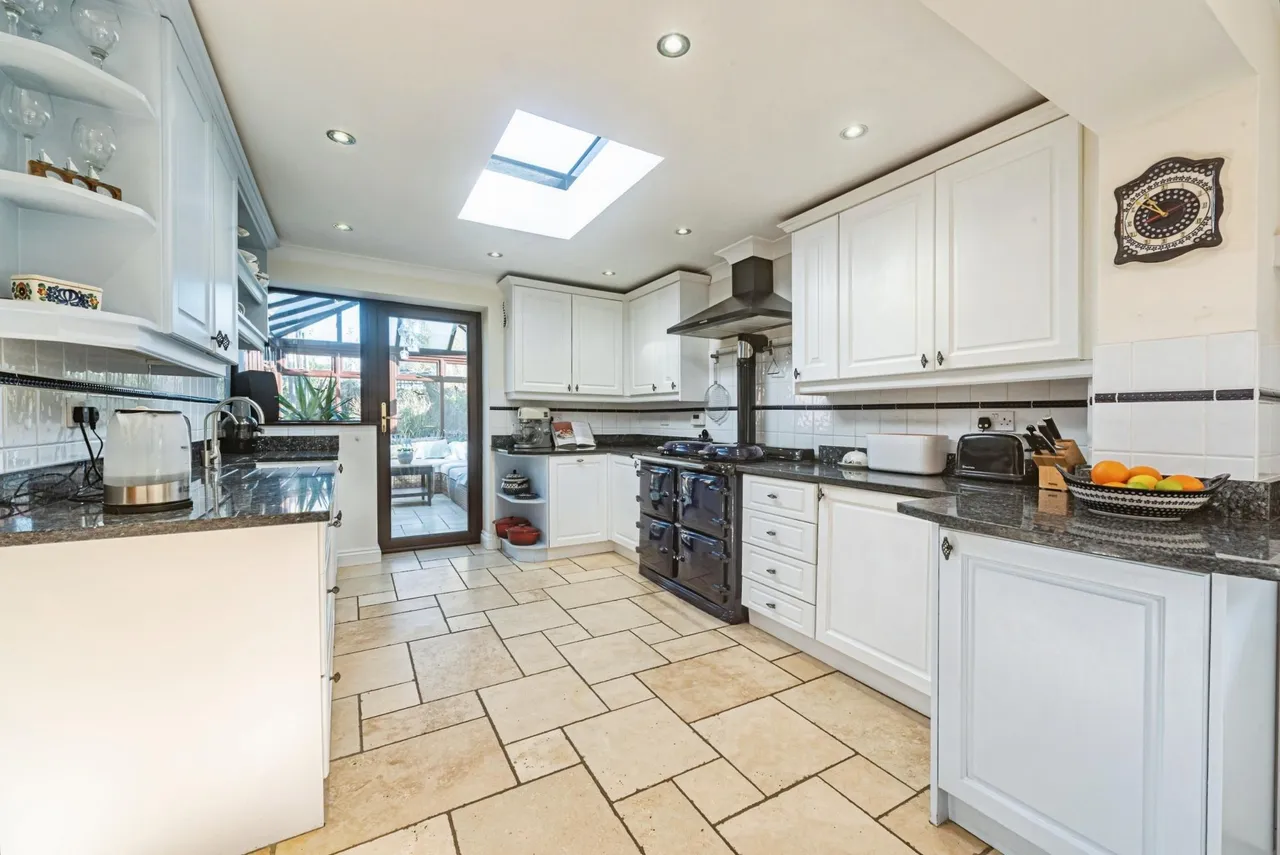 New Road, Tadley, RG26, photo 3