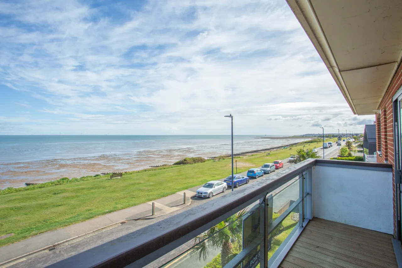 Graystone Road, Whitstable, CT5, photo 2
