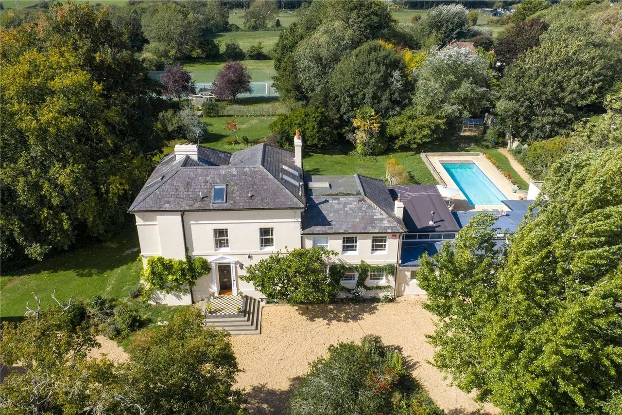 7 bed house for sale — Church Road, Aldingbourne, Chichester, West Sussex, PO20 3TT