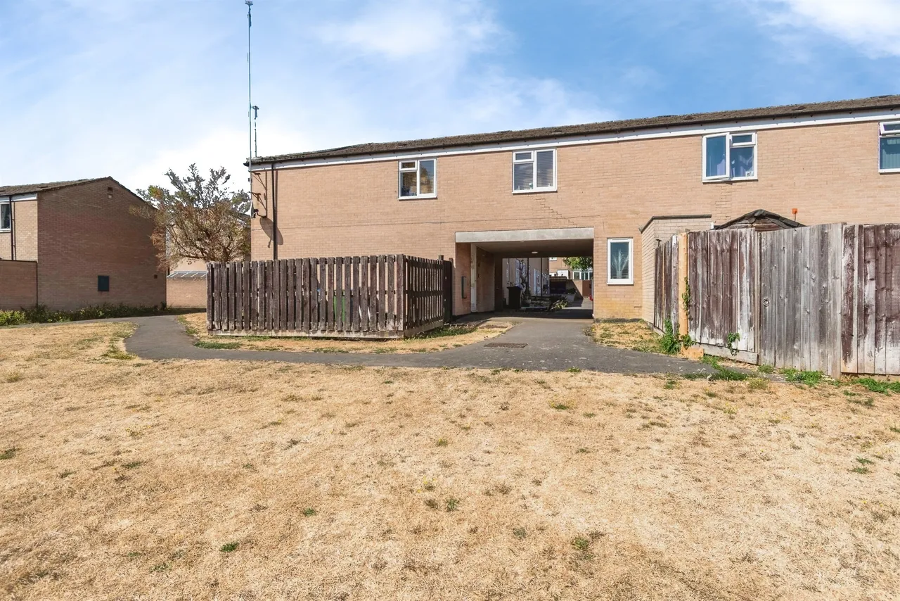 1 bed flat for sale — Stockwood Road, Chippenham