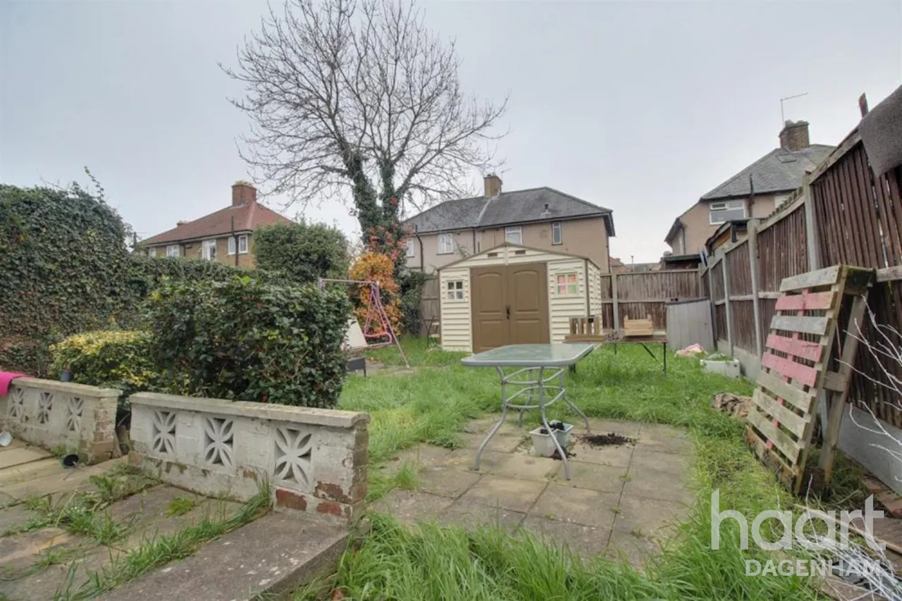Bennetts Castle Lane, Dagenham, RM8, photo 8
