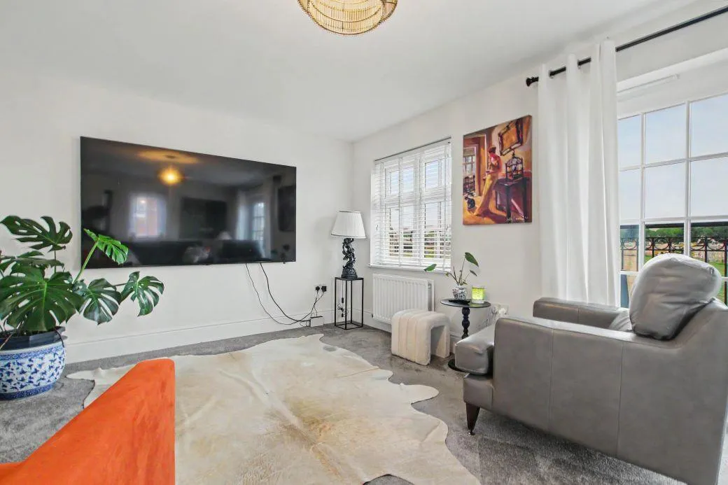 Apollo Chase, Ely, CB7, photo 8